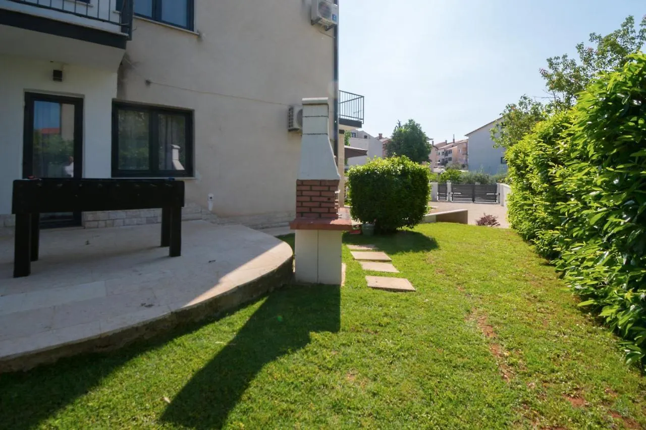 Villa Pia Pula 0*,  Croatia